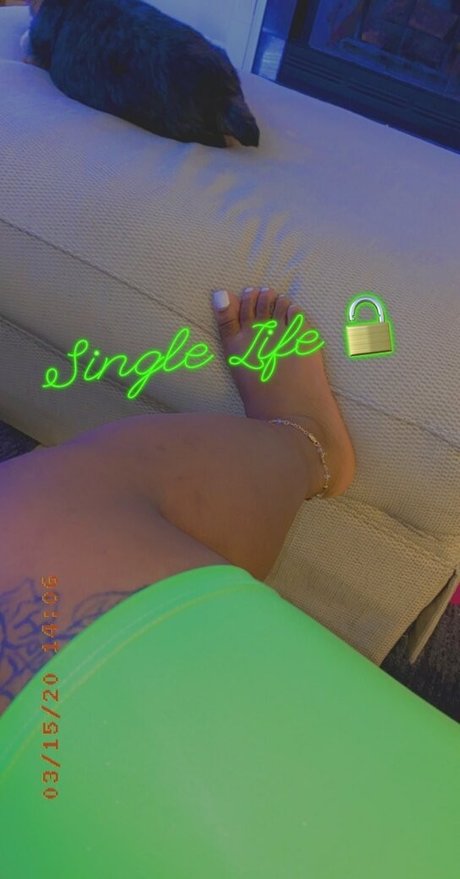 DimeBeracky nudes star images