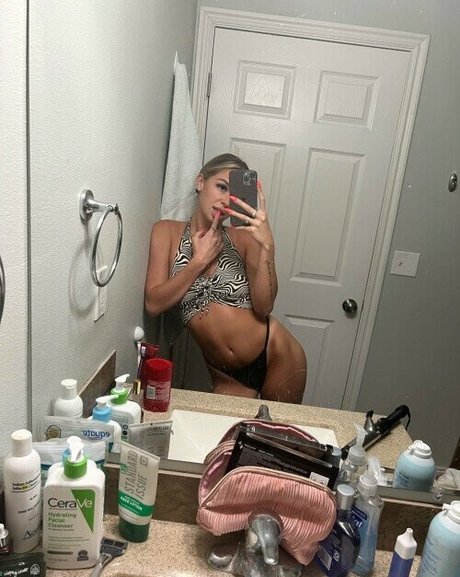Gymteen model hd pics