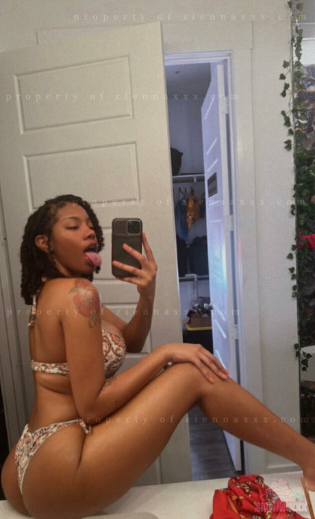 Ziennaxxx top profile image