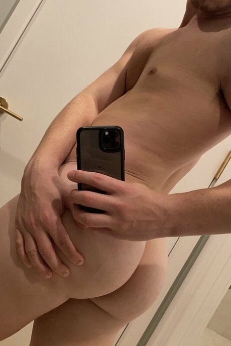 makaarons nudes actress pics