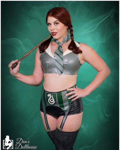 bloodylovely exclusive pornstar image