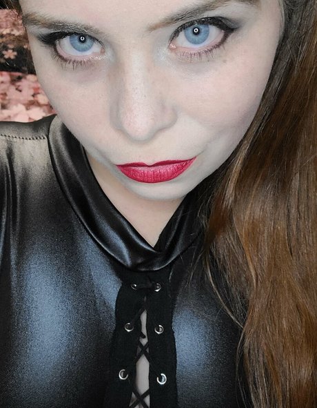 bloodylovely porn star photo