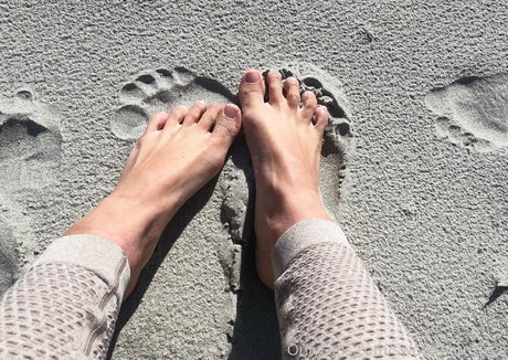 sweetfeetnzfree sex model image