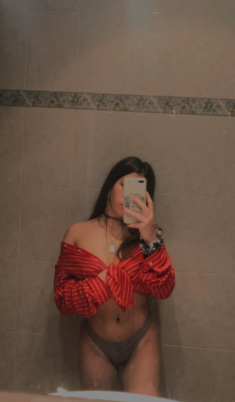 umi isabella top star pictures