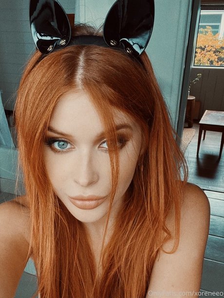 xoRenee star nude photo