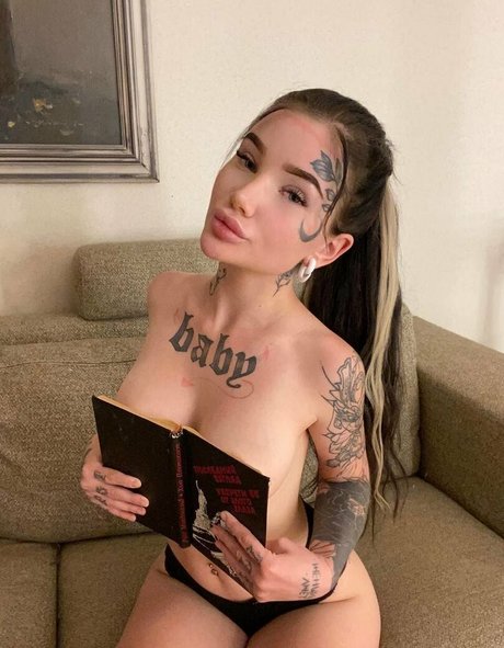 ali sex model nude picture