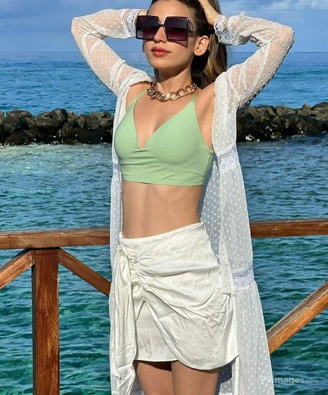 Heli Daruwala top profile image