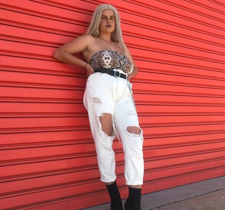 Mirra R top pornstar picture