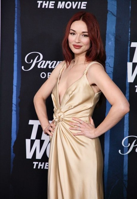 Crystal Reed perfect star pics
