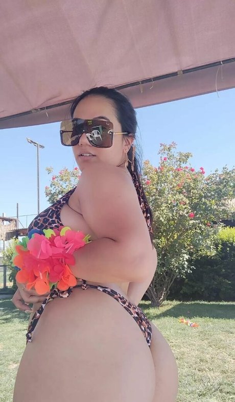 Toomuchtumbao star pornographic pics