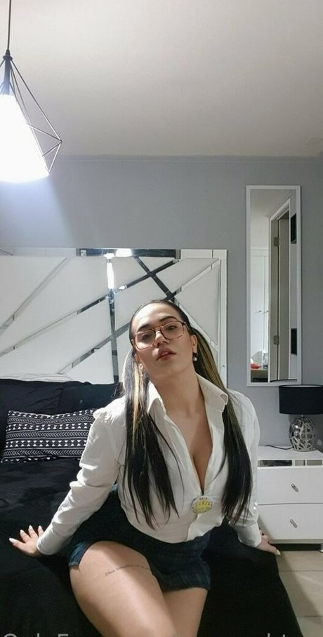 Toomuchtumbao model exclusive image