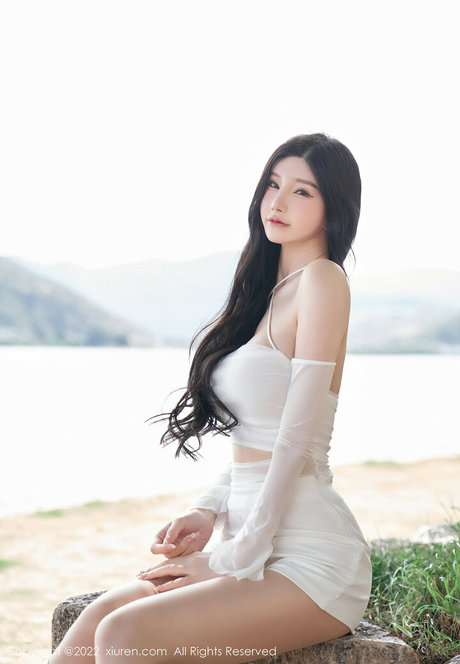 Zhou Yuxi perfect model img
