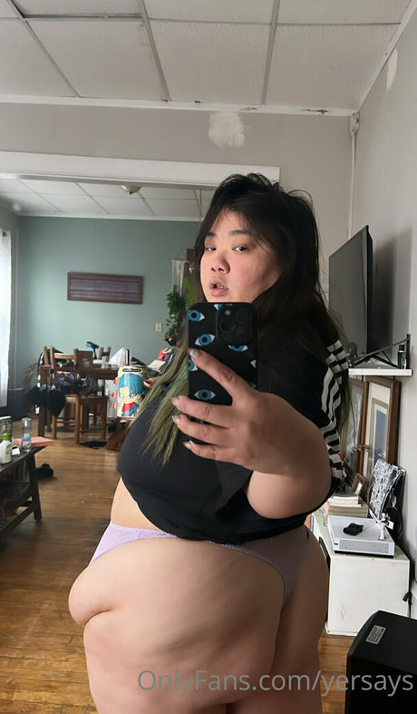 yersays model adult photo