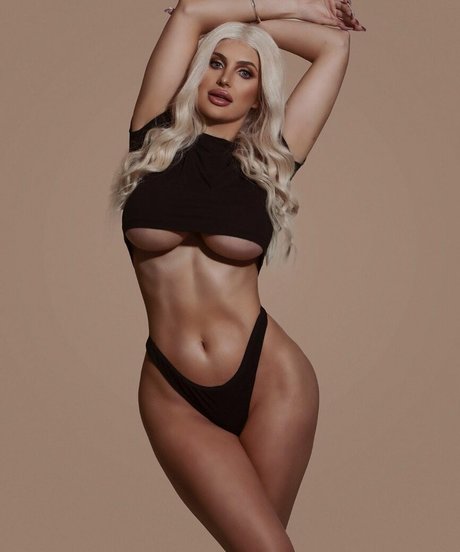 Laura Blake Hahnel model gallery