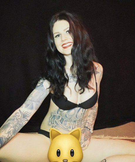 extreme onlyfans exclusive image