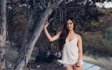 Sara Choi model pretty images