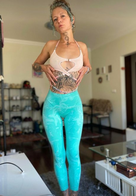 FoxyBebe420 nudes model archive