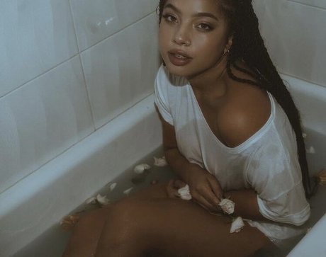 Kiana Lede nude pornstar photo