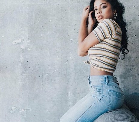 Kiana Lede best star pics