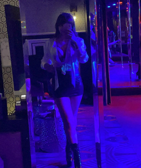isrileyy pornstar adult pic