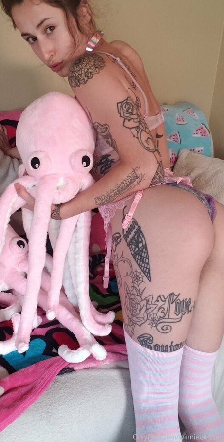 winnietatefree model exclusive pictures