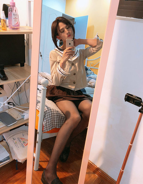 cdxun model naked images