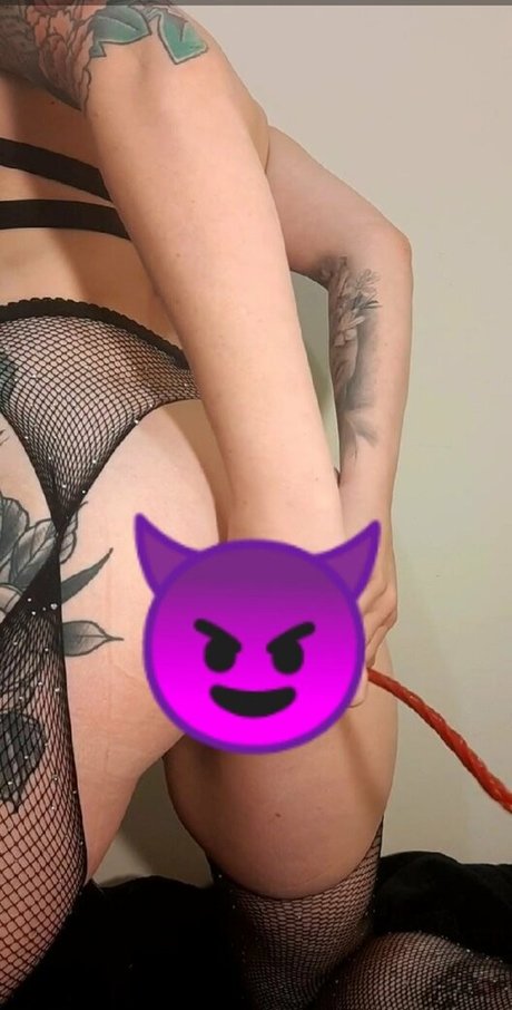 suicidekittenxo model pretty images