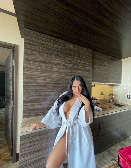 Mandy Leon top model photo