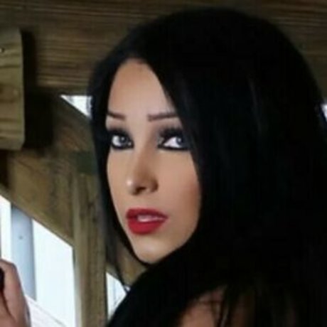 Mandy Leon model hot pic