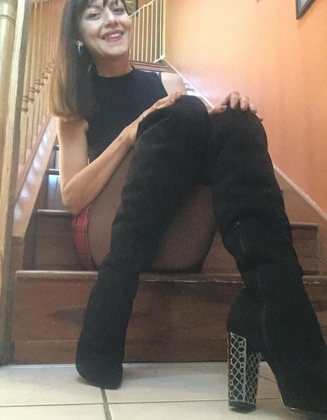 nylonskitten model nudes image