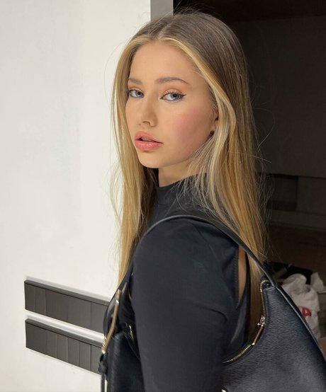 Tatiana Kaer model naked picture