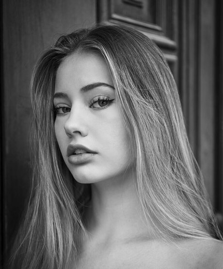 Tatiana Kaer sexy pornstar pic