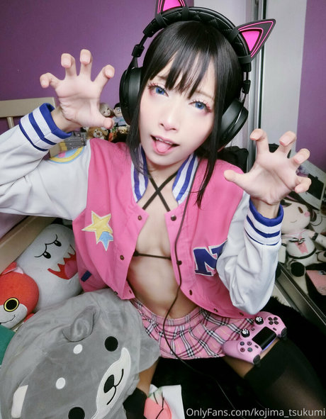 kojima tsukumi model nude gallery