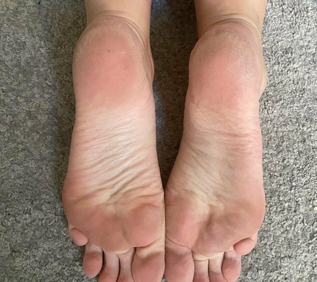 callyfeet33 pornstar erotic picture