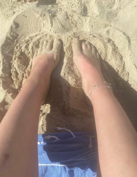 callyfeet33 model hd photo