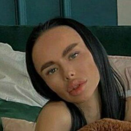 IustfuI slut pornographic model pic