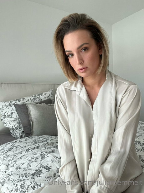 Julia Roemmelt naked actress pictures