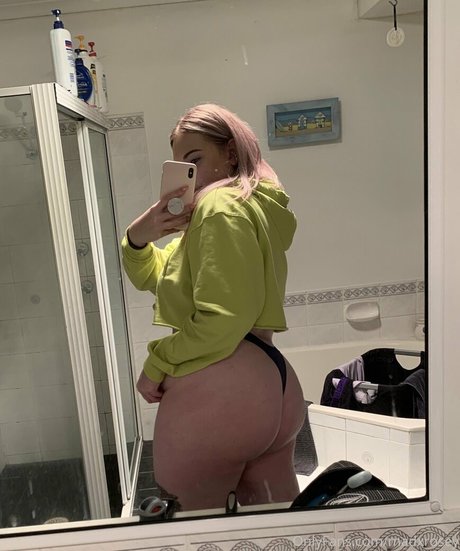 madxrosey naked pornstar images