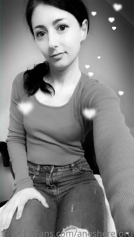 aneshereforu pretty actress photo