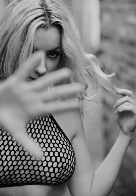 Grace Fae erotic star galleries