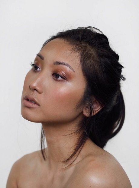 Brenda Song model top picture