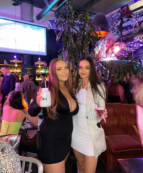 Dannielle Ashurst beautiful model gallery