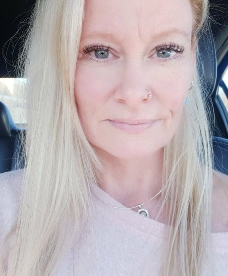 these grey eyes pornographic model images