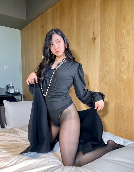 feet773ao pretty star img