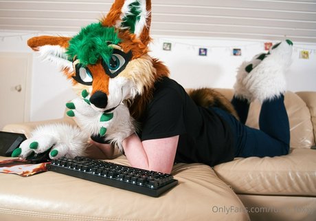 furry foxxy model hd picture