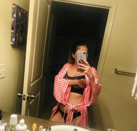 brunettegurl model perfect photos