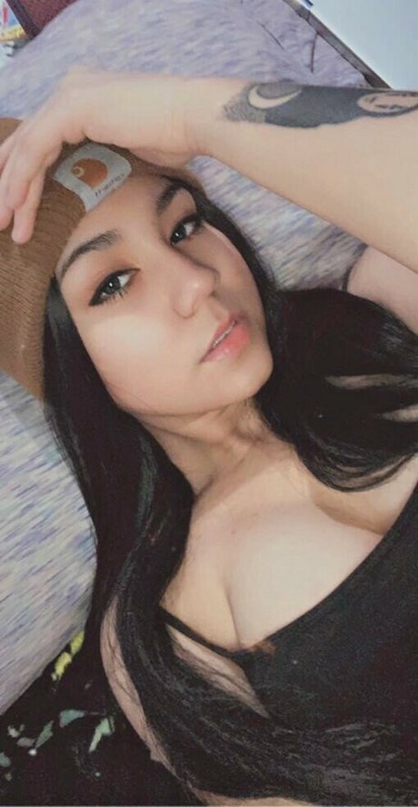 Midnightalone21 naked pornstar photo
