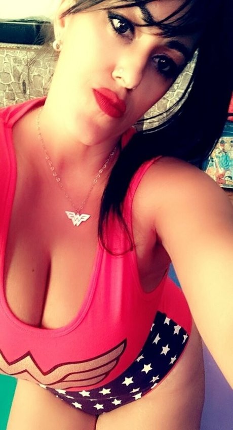 meninaveneno75 hd actress image