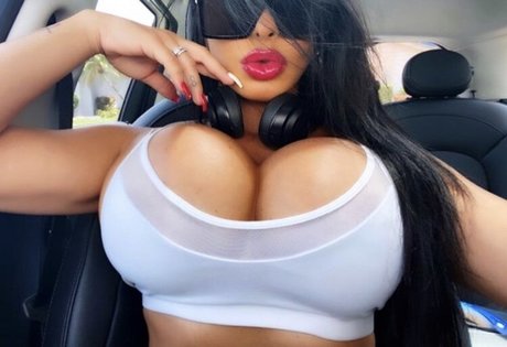 Ellys Angela pretty pornstar img