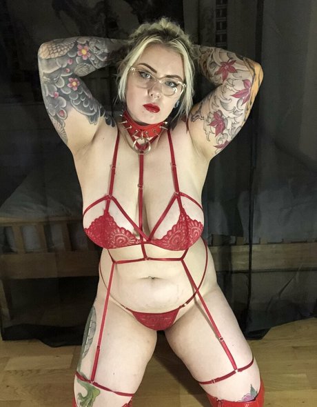 tattooedaprilfree model erotic pictures